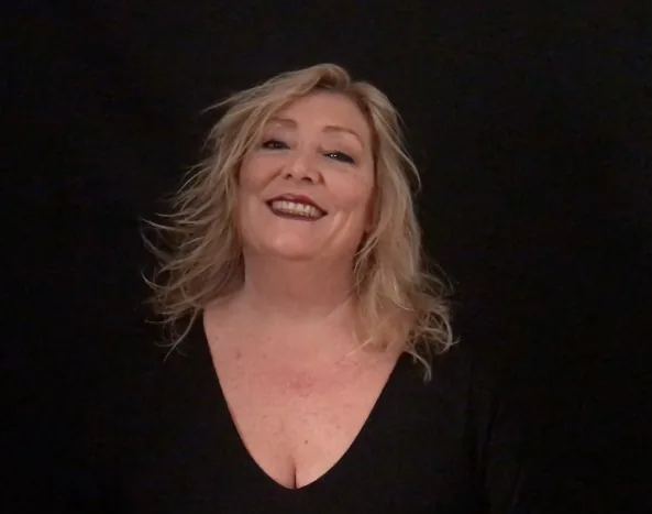 Toni Fuentes, cantante para bodas y eventos en Barcelona y Girona
